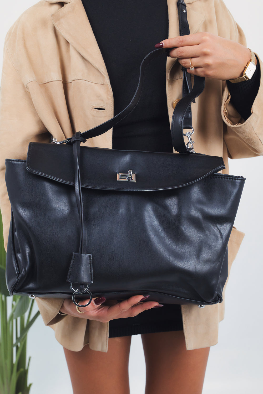 Roberta Medium Bag - Black - Silver