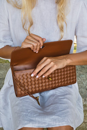 Elisabetta Woven Clutch - Light Brown