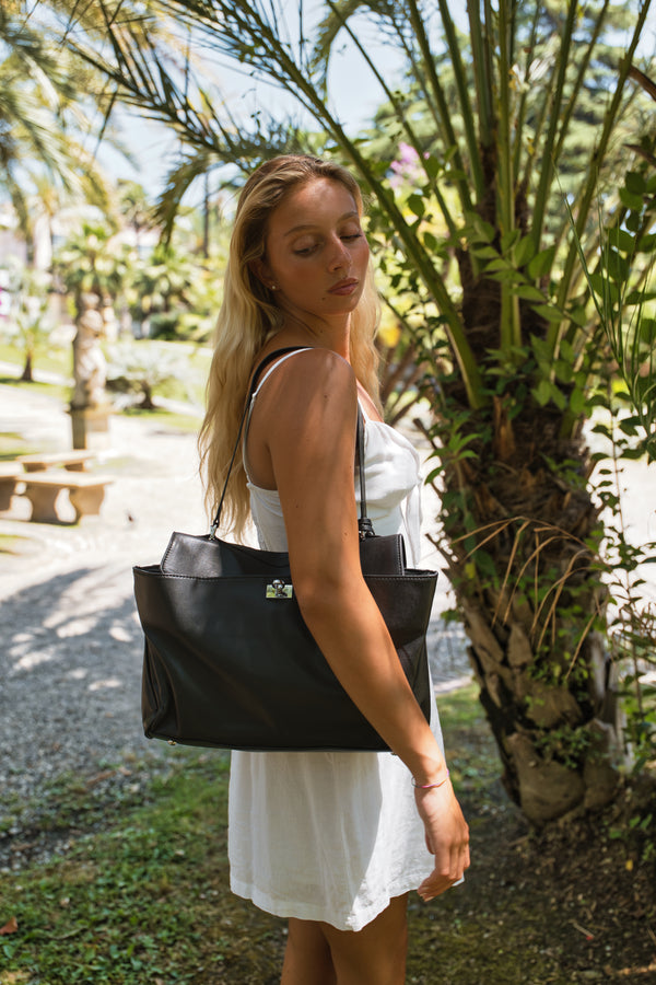Roberta Medium Bag - Black - Silver